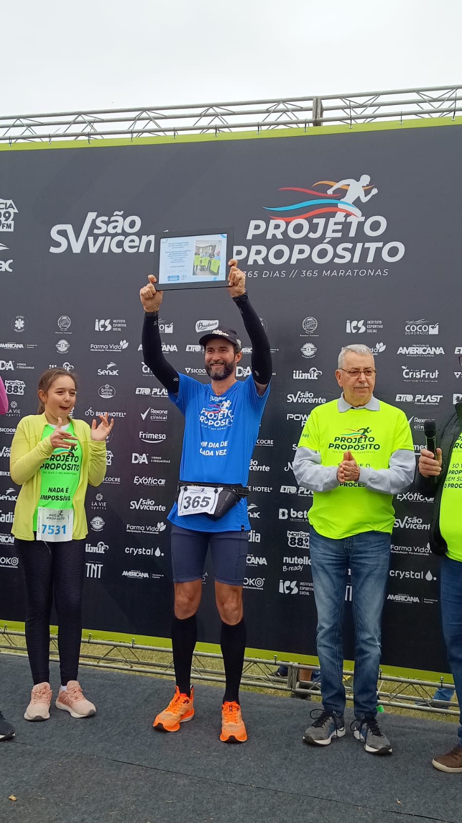 Corredor amador da região conclui última de 365 maratonas consecutivas