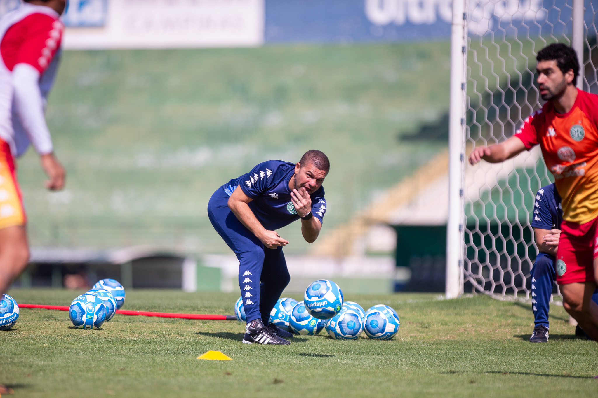 Louzer comanda treino do Guarani sem Mayc, Bruninho e Derek
