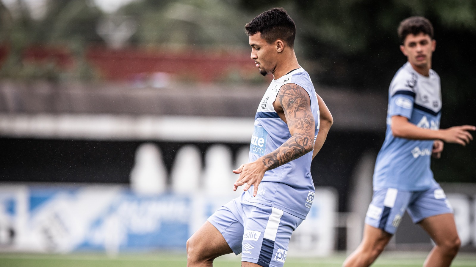 Marcos Leonardo treina e poderá ser escalado pelo Santos contra o Grêmio
