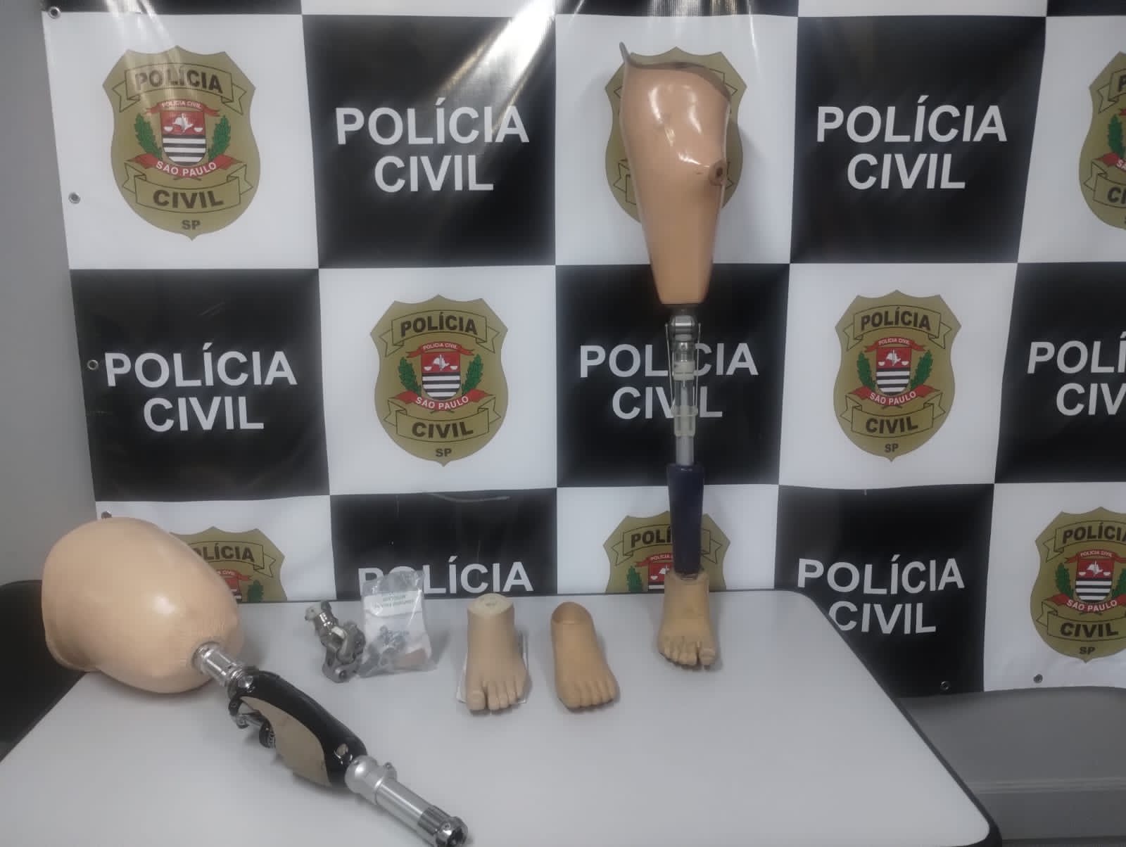 Polícia identifica esquema de venda de próteses ortopédicas furtadas; prejuízo de R0 mil