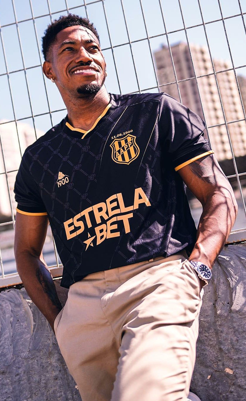 Ponte Preta lança novo uniforme em comemoração aos 123 anos