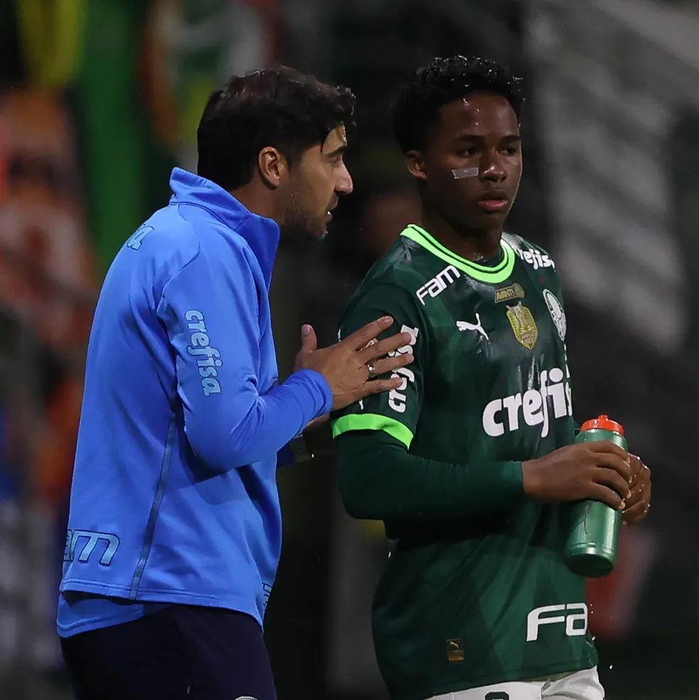 Técnico Abel Ferreira fala sobre pouca utilização do atacante Endrick no Palmeiras