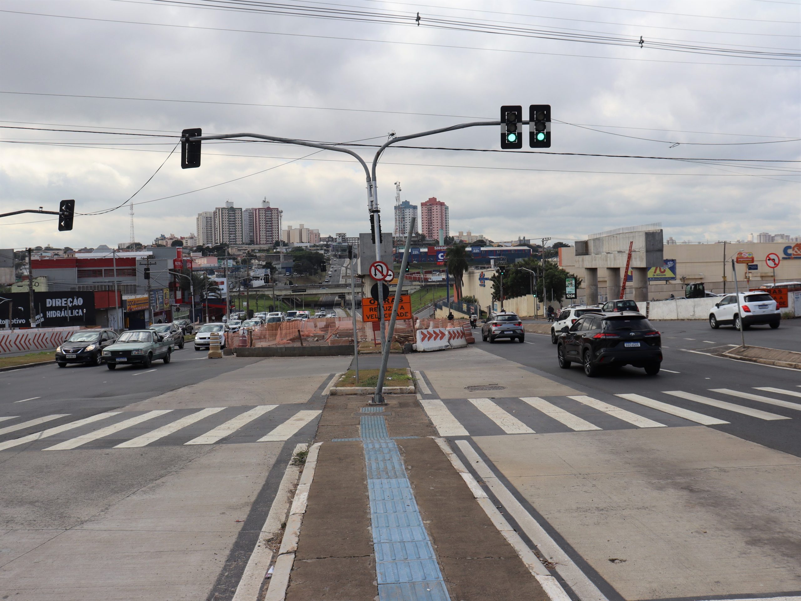 Trecho da JB Dunlop é bloqueado para obras do BRT em Campinas 