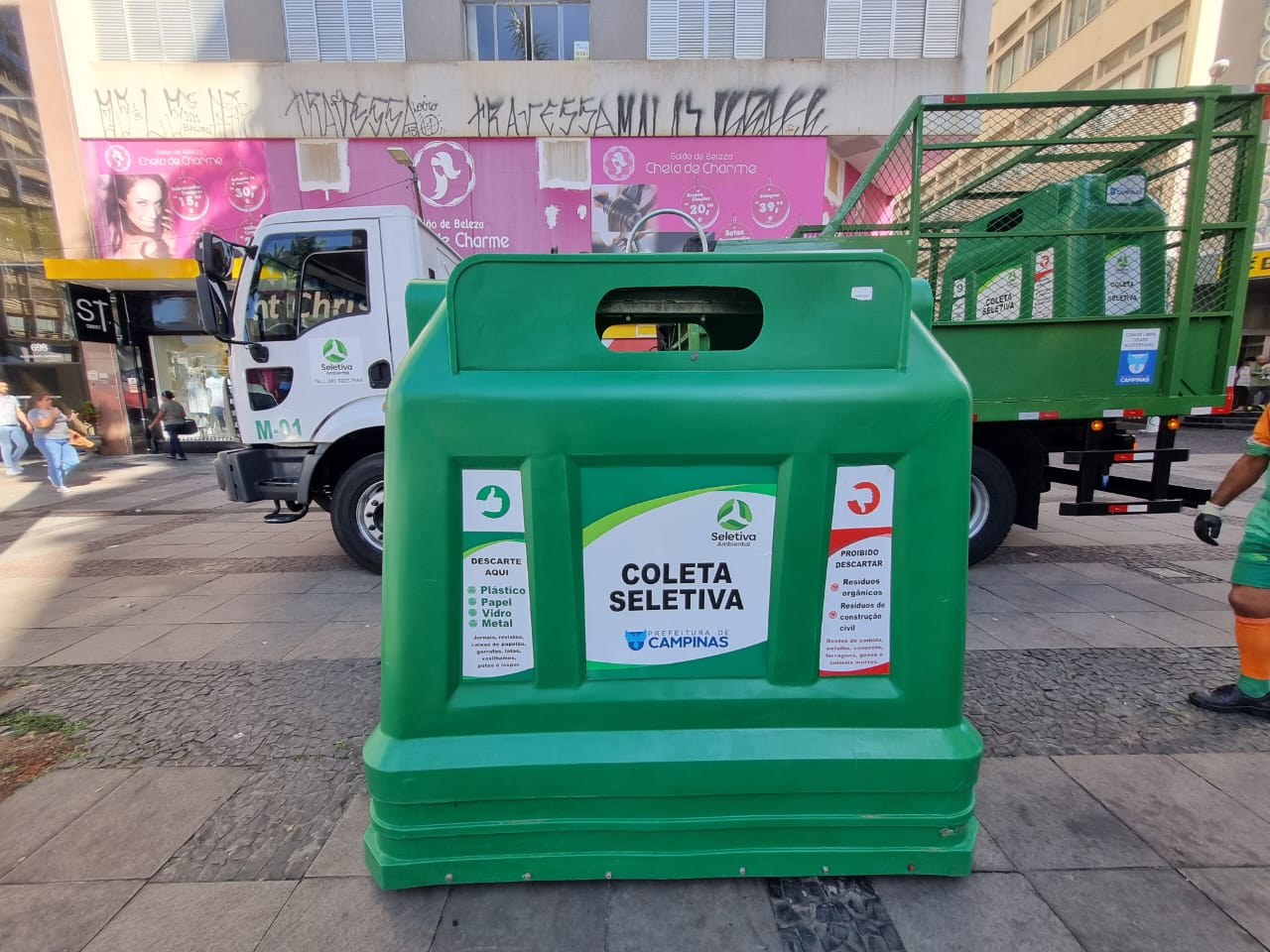 Catedral Metropolitana de Campinas ganha contêineres para descarte de recicláveis