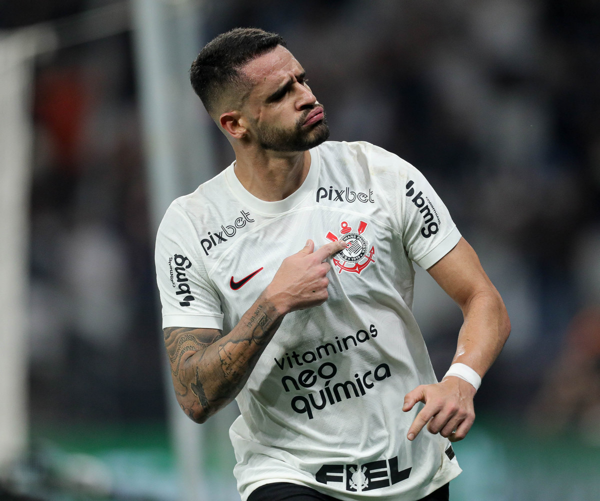 Completo, Corinthians recebe Fortaleza pela semifinal da Copa Sul-Americana