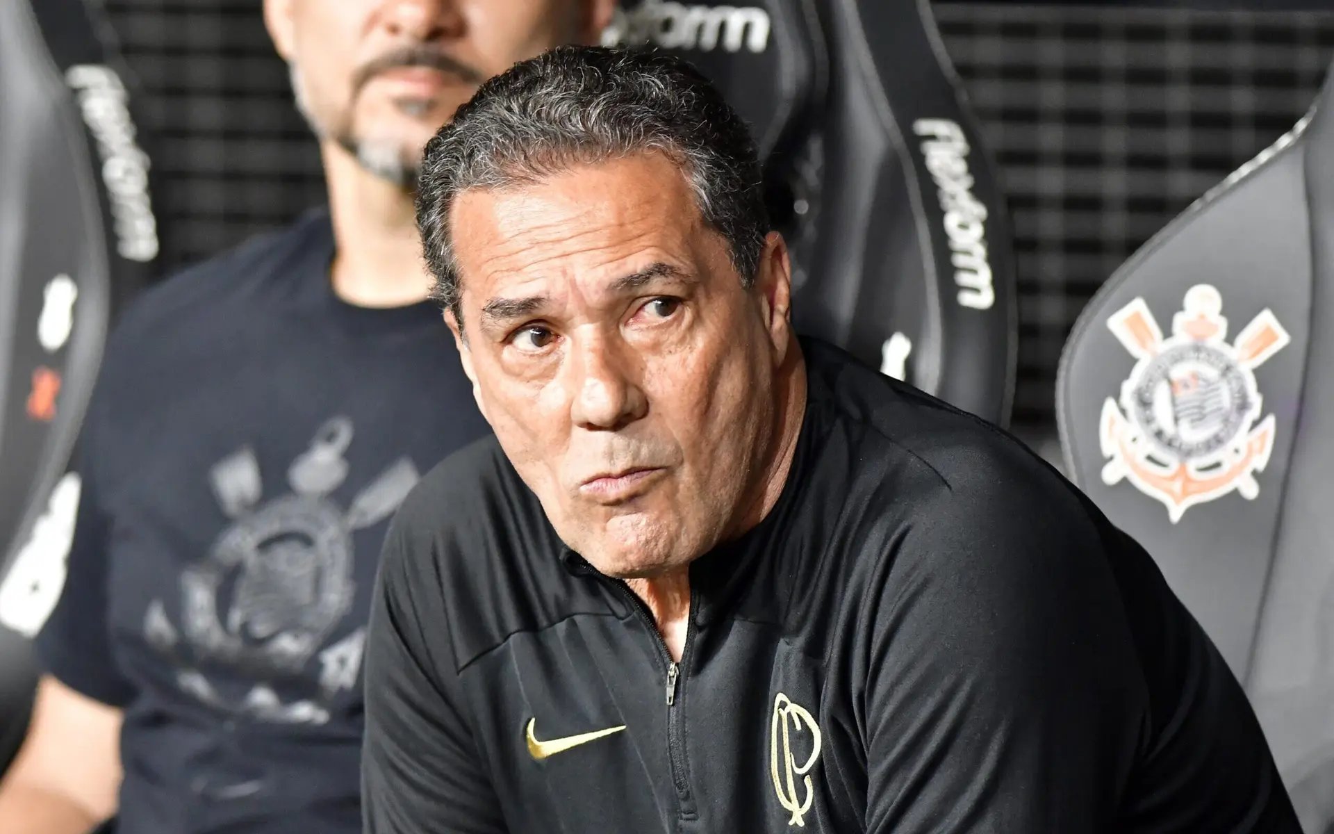 Corinthians anuncia demissão do técnico Vanderlei Luxemburgo