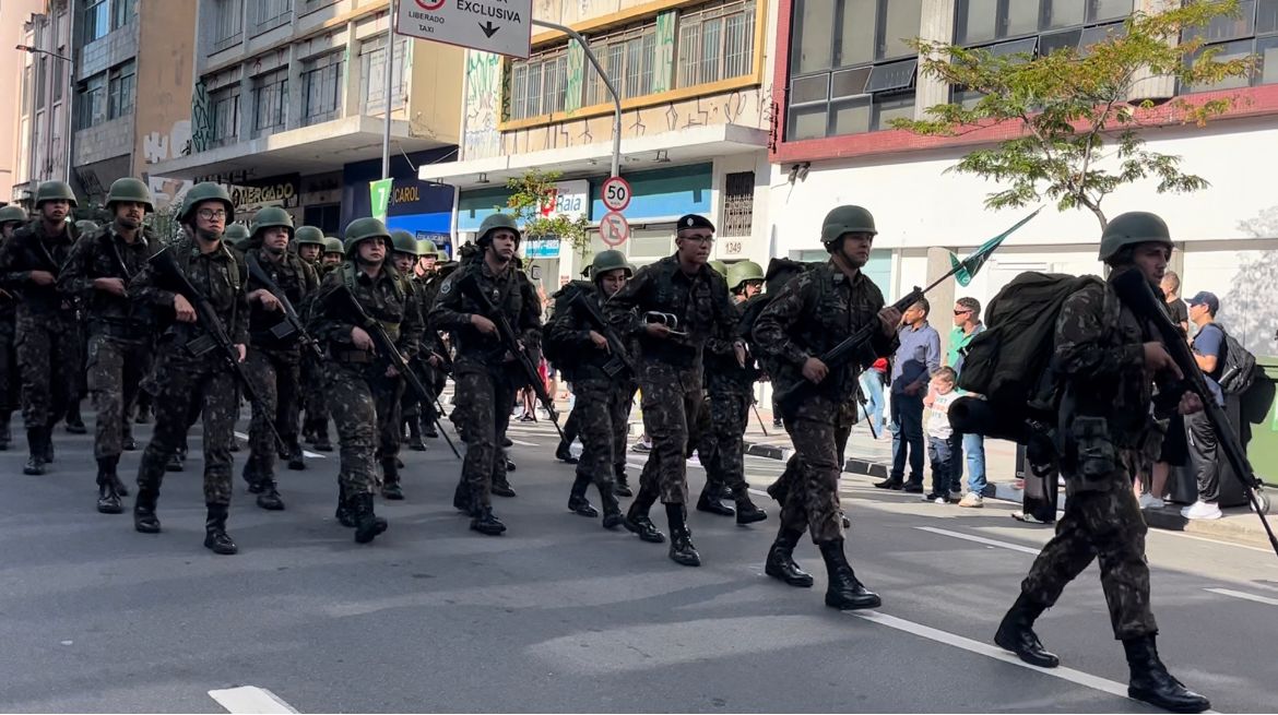 Desfile de 7 de Setembro reúne milhares de pessoas no Centro de Campinas