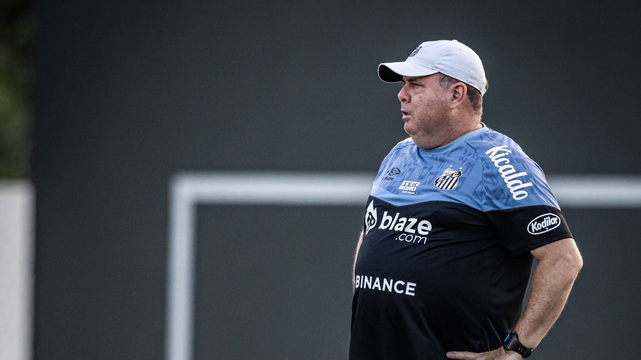 Diretoria do Santos opta por manter Marcelo Fernandes no cargo para o jogo contra o Vasco