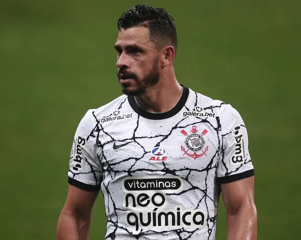 Em reta final de contrato, Giuliano não tem conversas com Corinthians sobre renovação