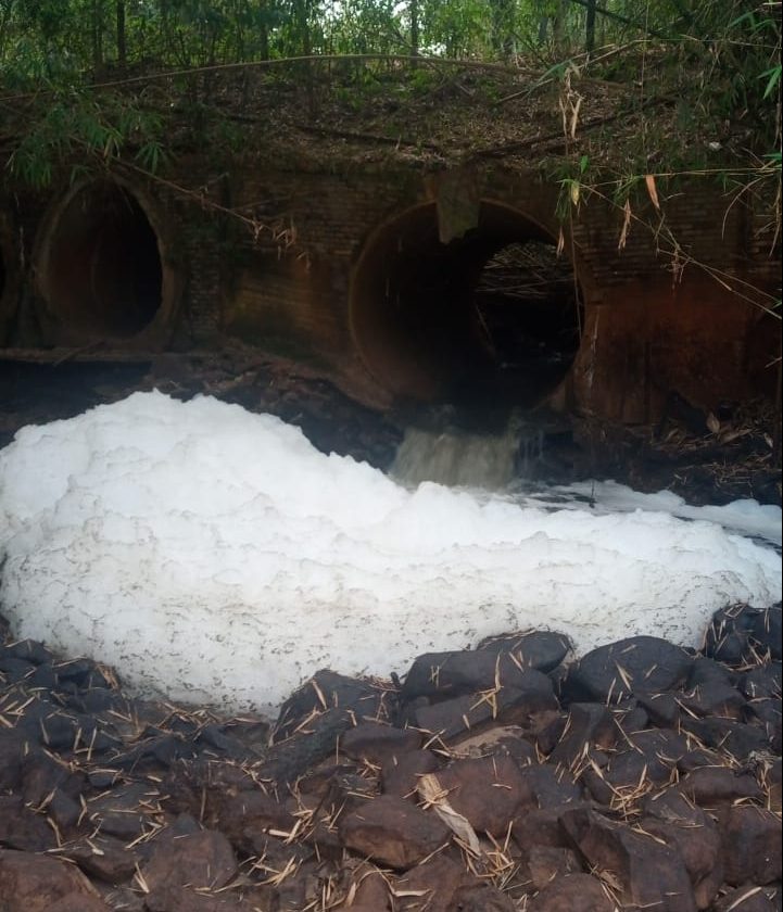 Espuma em ribeirão de Piracicaba pode ter vindo de ETE de cidade vizinha