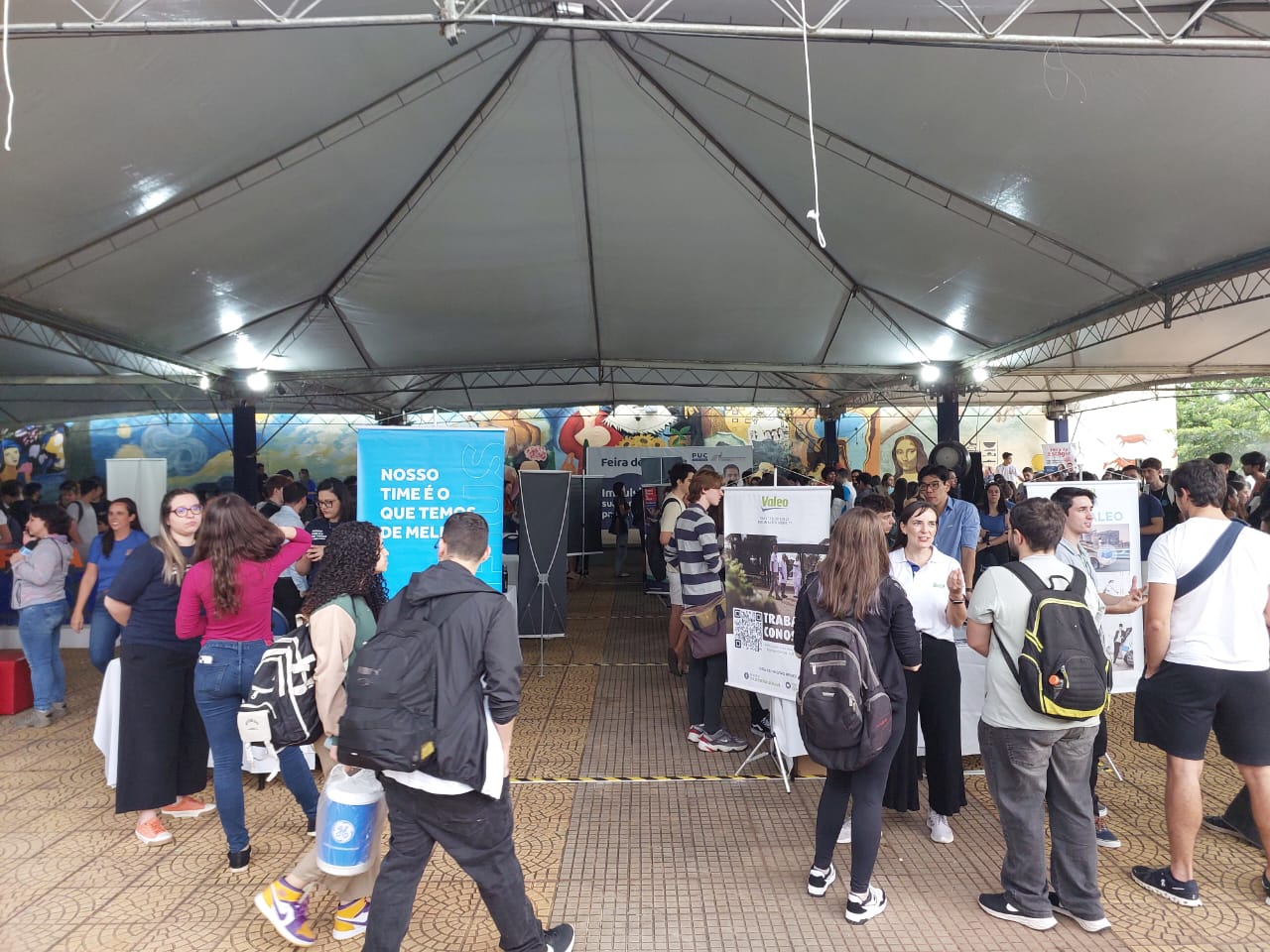 Feira de Estágios reúne mais de 30 empresas com vagas em Campinas e região