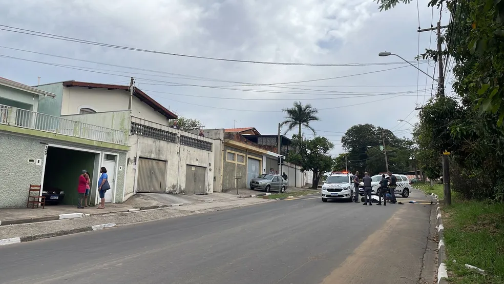 Homem é morto a tiros em assalto em Campinas