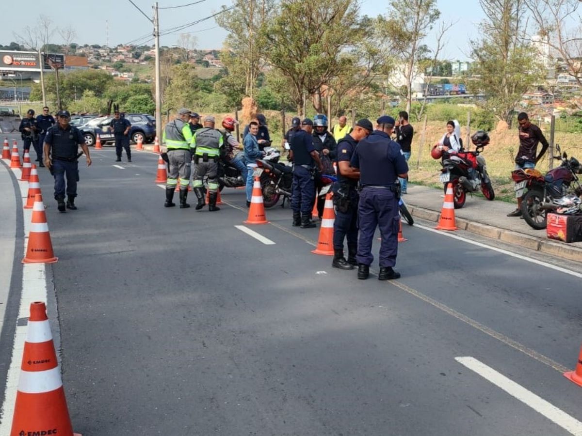 Emdec apreende moto com mais de 550 infrações que somam mais de R$ 255 mil em multas 