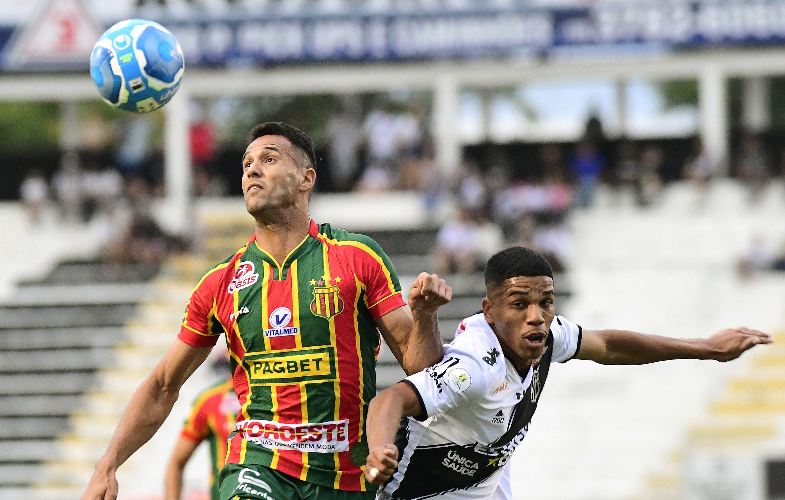 Ponte Preta empata sem gols em casa e se complica na Série B