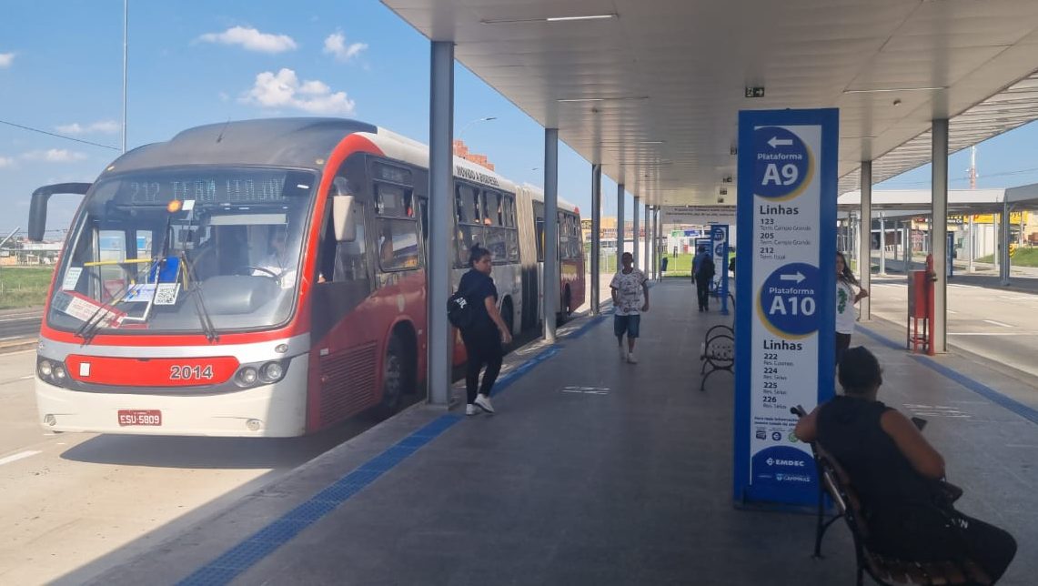 Atrasos e falta de informação: passageiros criticam mudanças para ampliação do BRT