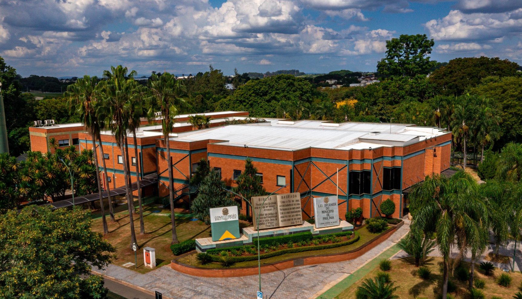 Câmara de Paulínia abre concurso com salários de até R$ 13,5 mil