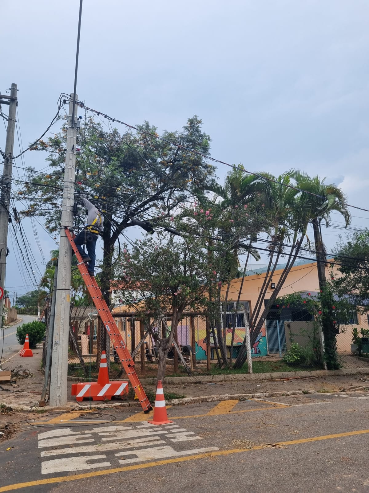 Escolas de Vinhedo permanecem fechadas após estragos causados pela chuva