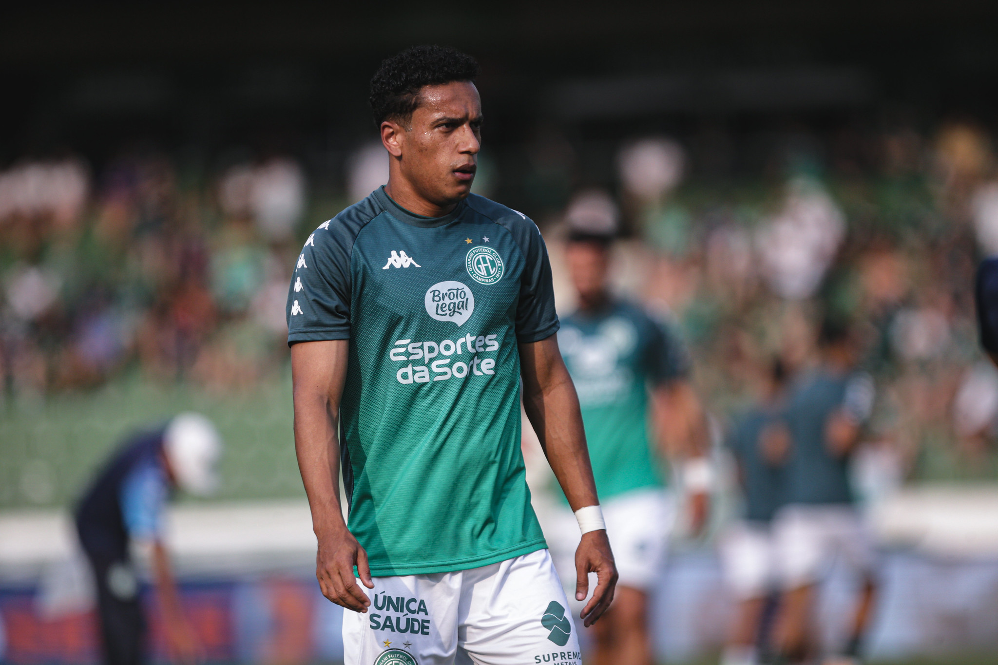Guarani confirma renovação de contrato com Diogo Mateus