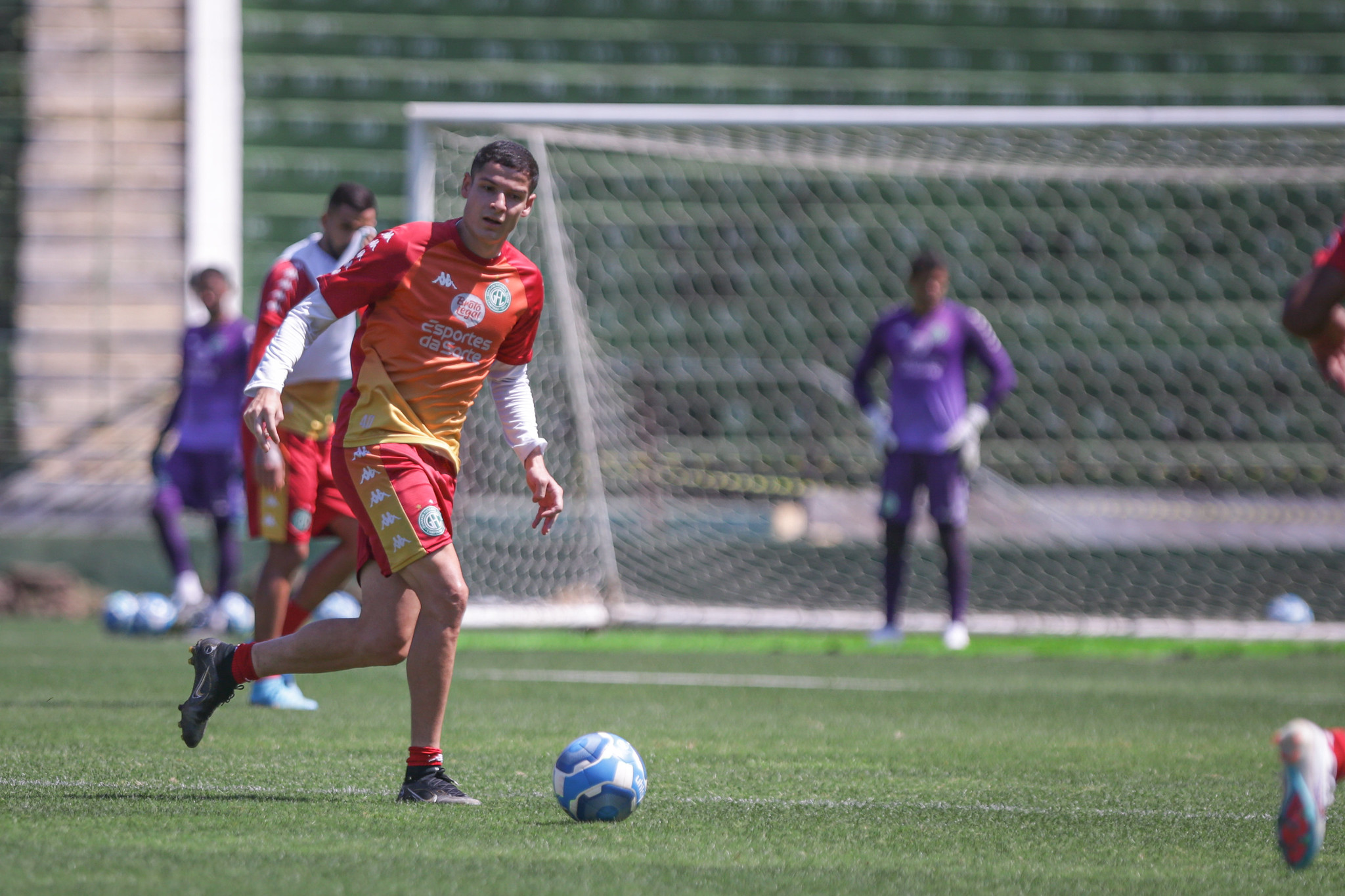 Barbosa afirma que Guarani vai manter estilo de jogo no Barradão: “Não é porque vamos jogar fora que vamos apenas defender”