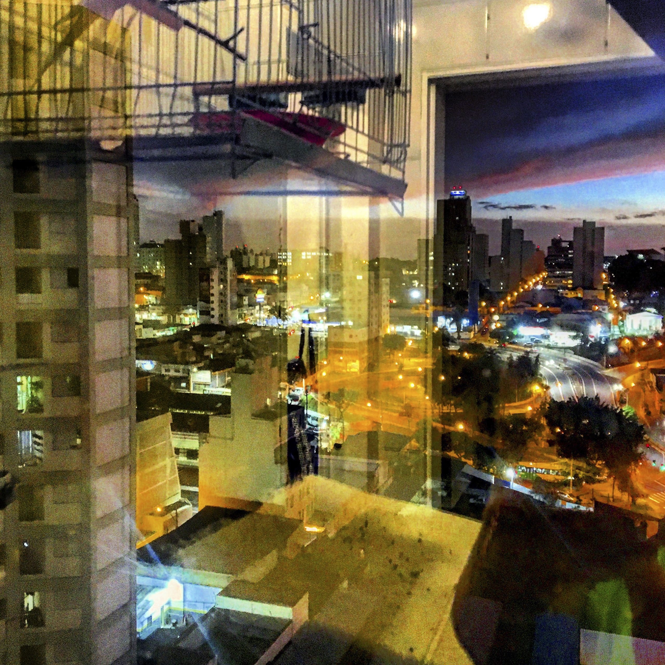 Exposição na Casa de Vidro oferece olhar único sobre a vida urbana