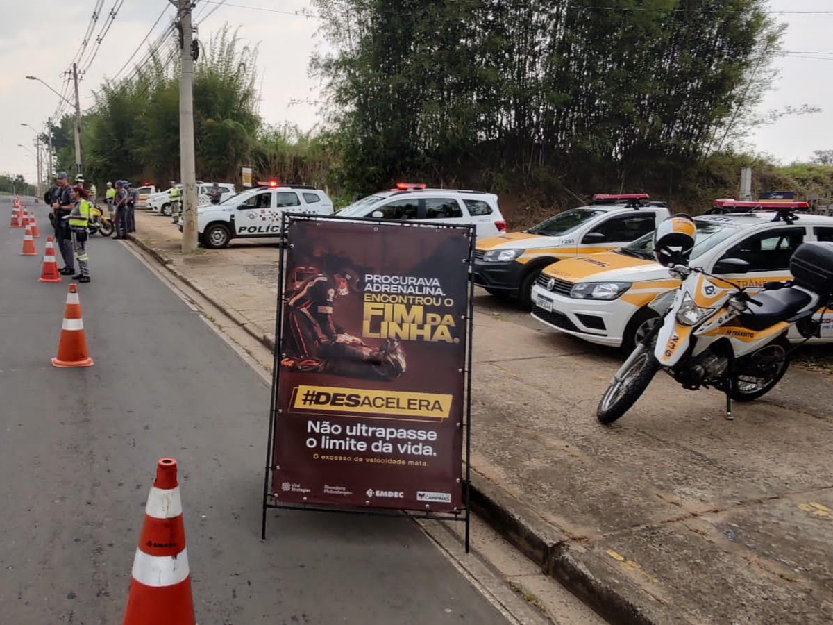 Operação de trânsito autua 25 veículos na Av. Comendador Aladino Selmi
