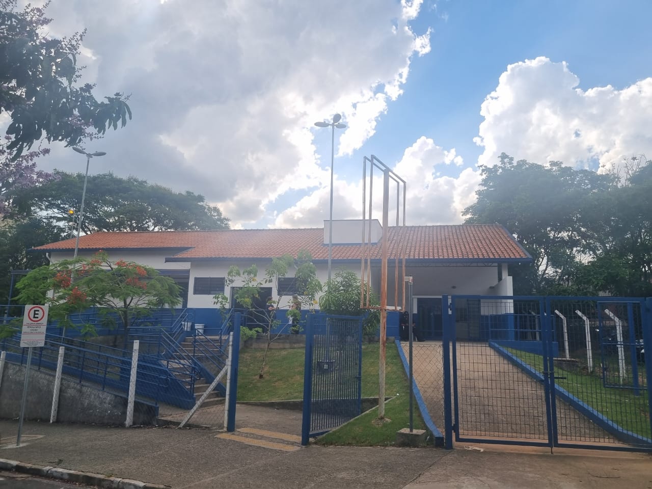 Cerca de 700 pacientes com suspeita de dengue procuraram os CSs no fim de semana em Campinas