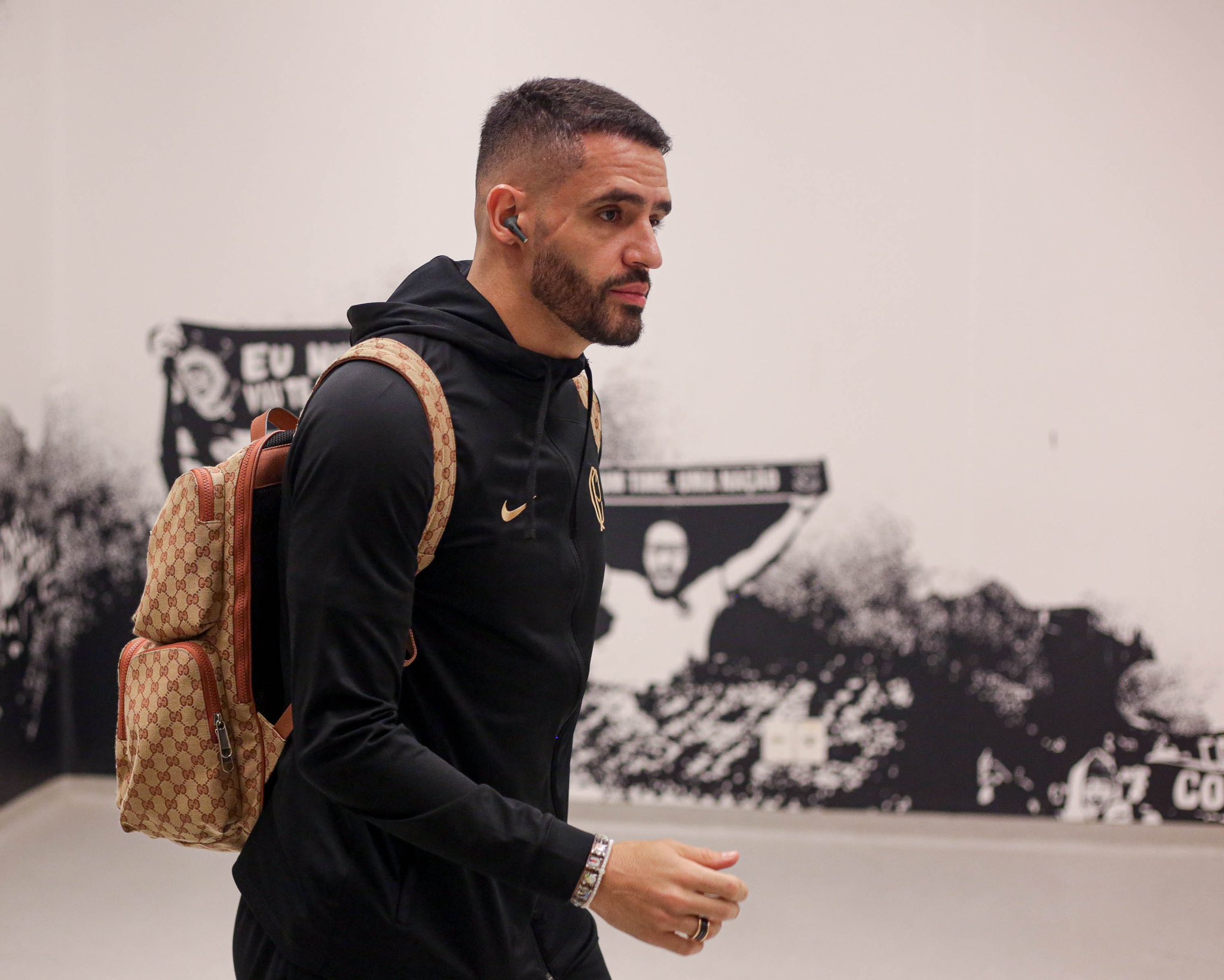 Renato Augusto volta a desfalcar o treinamento do Corinthians no período Data-Fifa