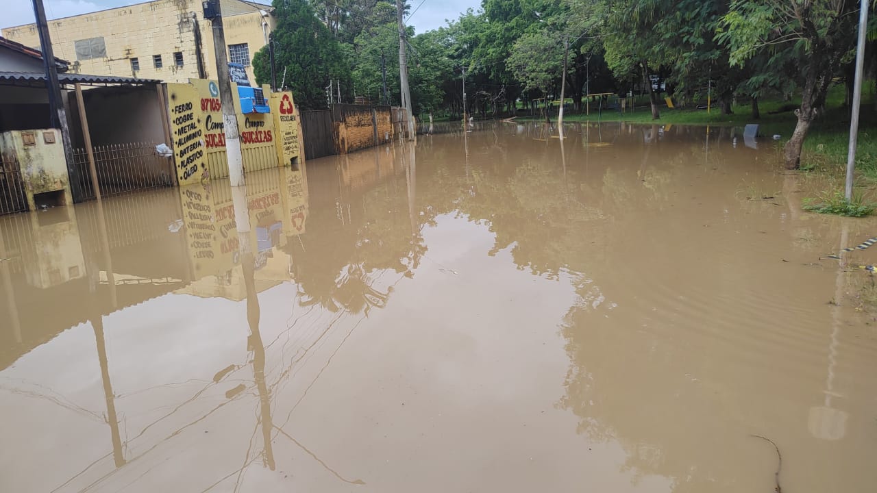 Chuva alaga ruas de Monte Mor; Sumaré e N. Odessa também tem problemas