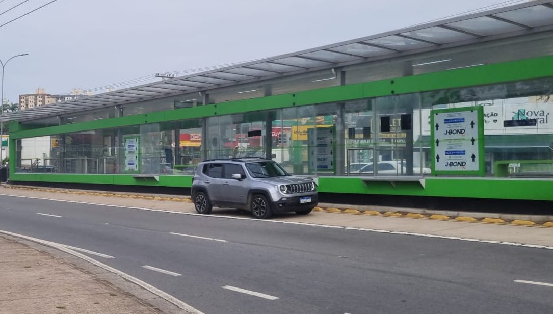 Av. das Amoreiras é recordista em multas por uso irregular de faixas de ônibus