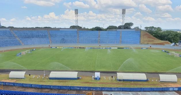 Buscando se aproximar do G4, Guarani enfrenta o Londrina fora de casa
