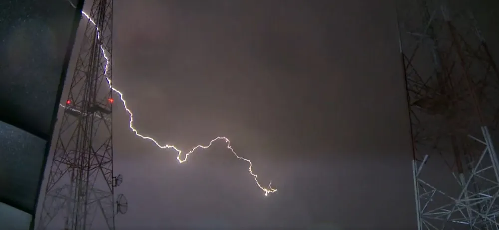 Frente fria provoca chuva forte e derruba temperaturas na região de Campinas