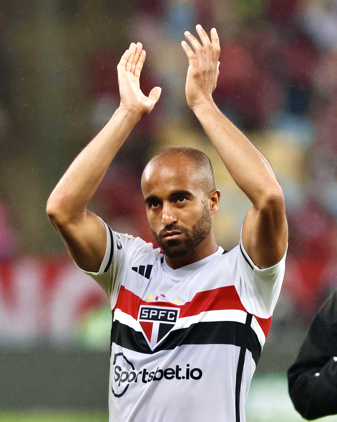 Dorival Júnior ainda desconversa sobre futuro de Lucas no São Paulo