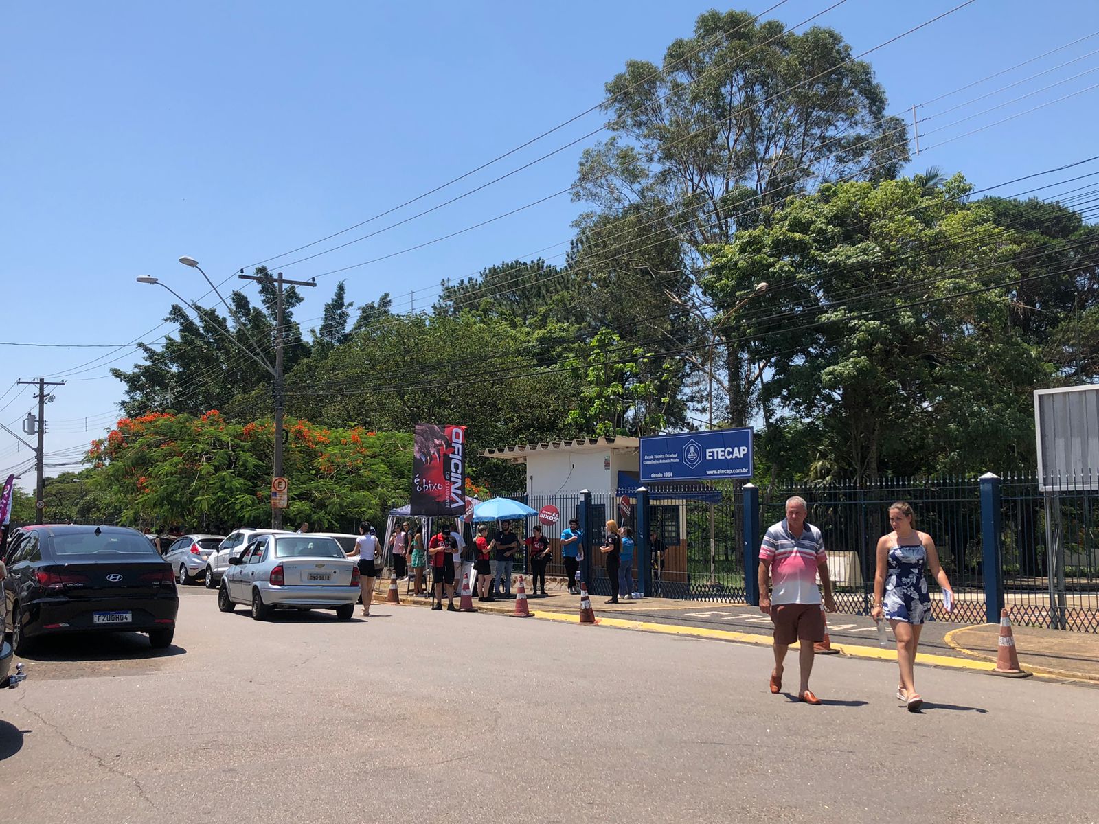 Em Campinas, alunos se adaptam ao calor para enfrentar vestibular da Unesp  