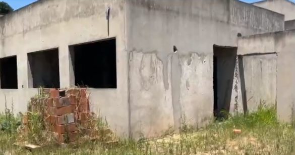 Obra do posto de saúde é cancelada e moradores de Monte Mor questionam