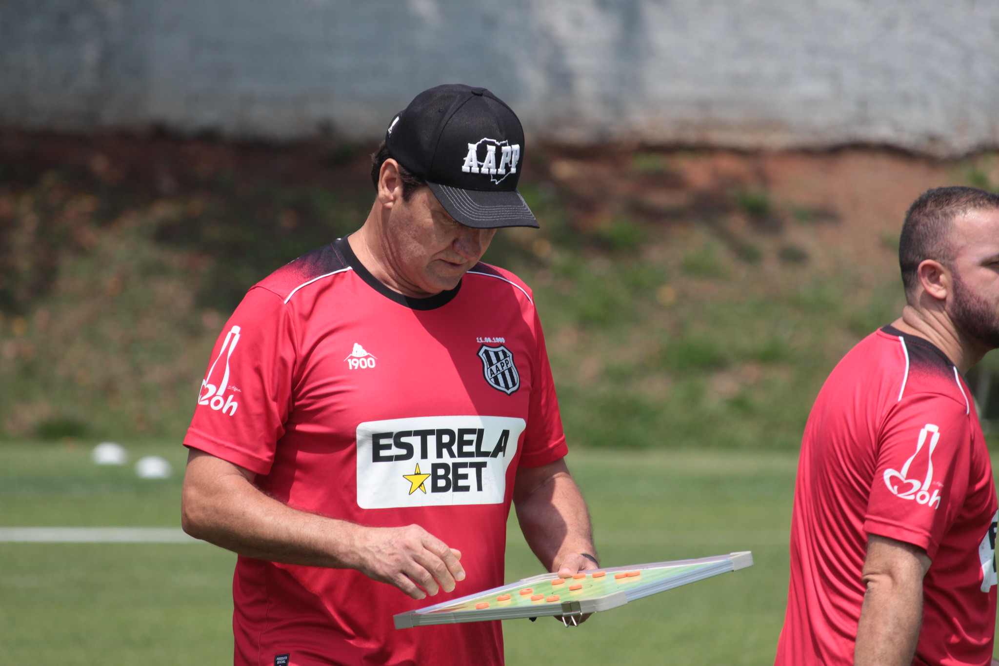 Lateral direita vira problema para Ponte Preta no duelo contra o CRB