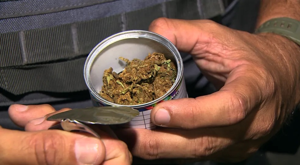 PM de Campinas apreende maconha em latas com rótulo e 'tabela nutricional'