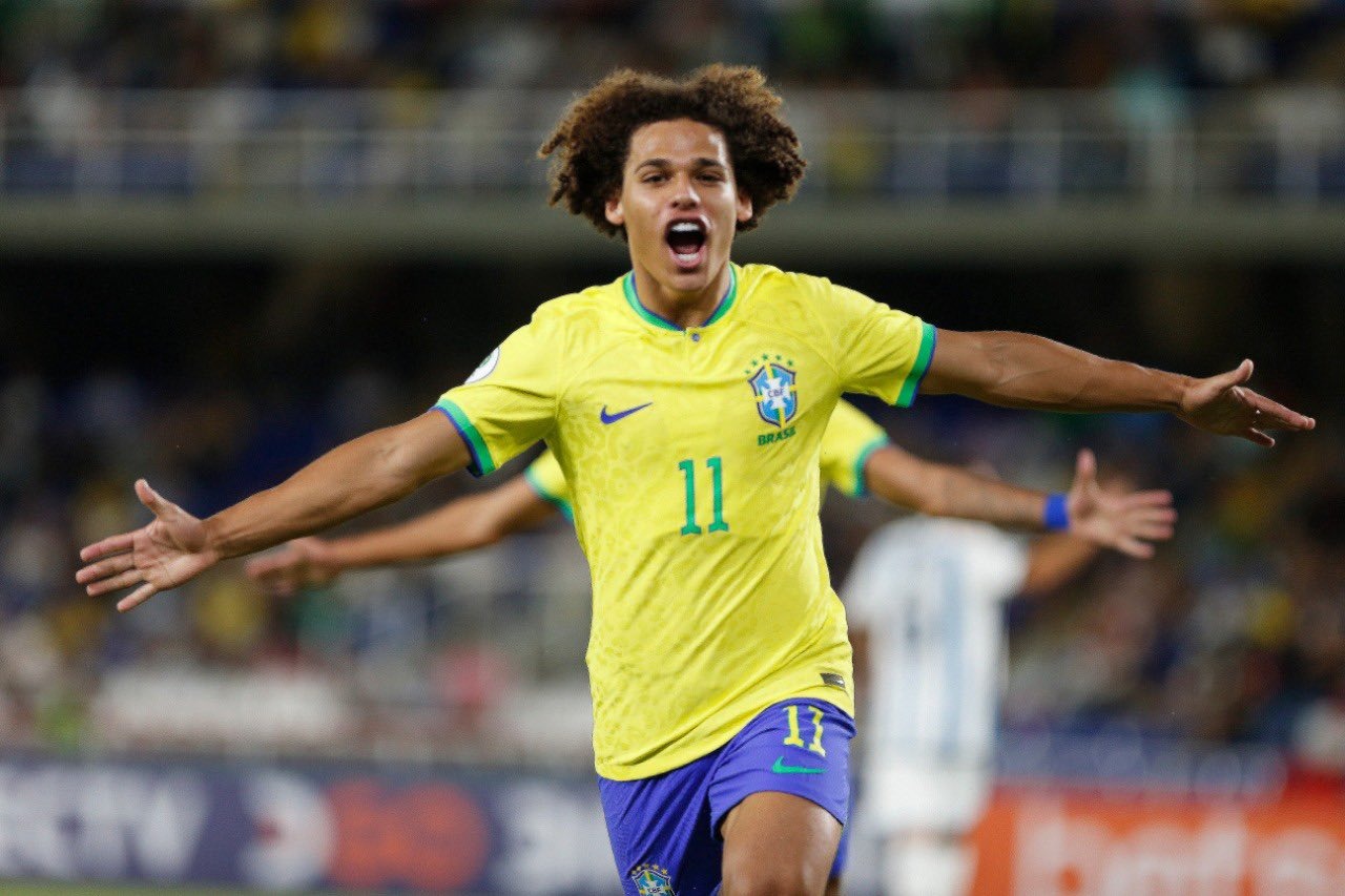 Técnico Mano Menezes poderá contar com Guilherme Biro no duelo com o Bahia