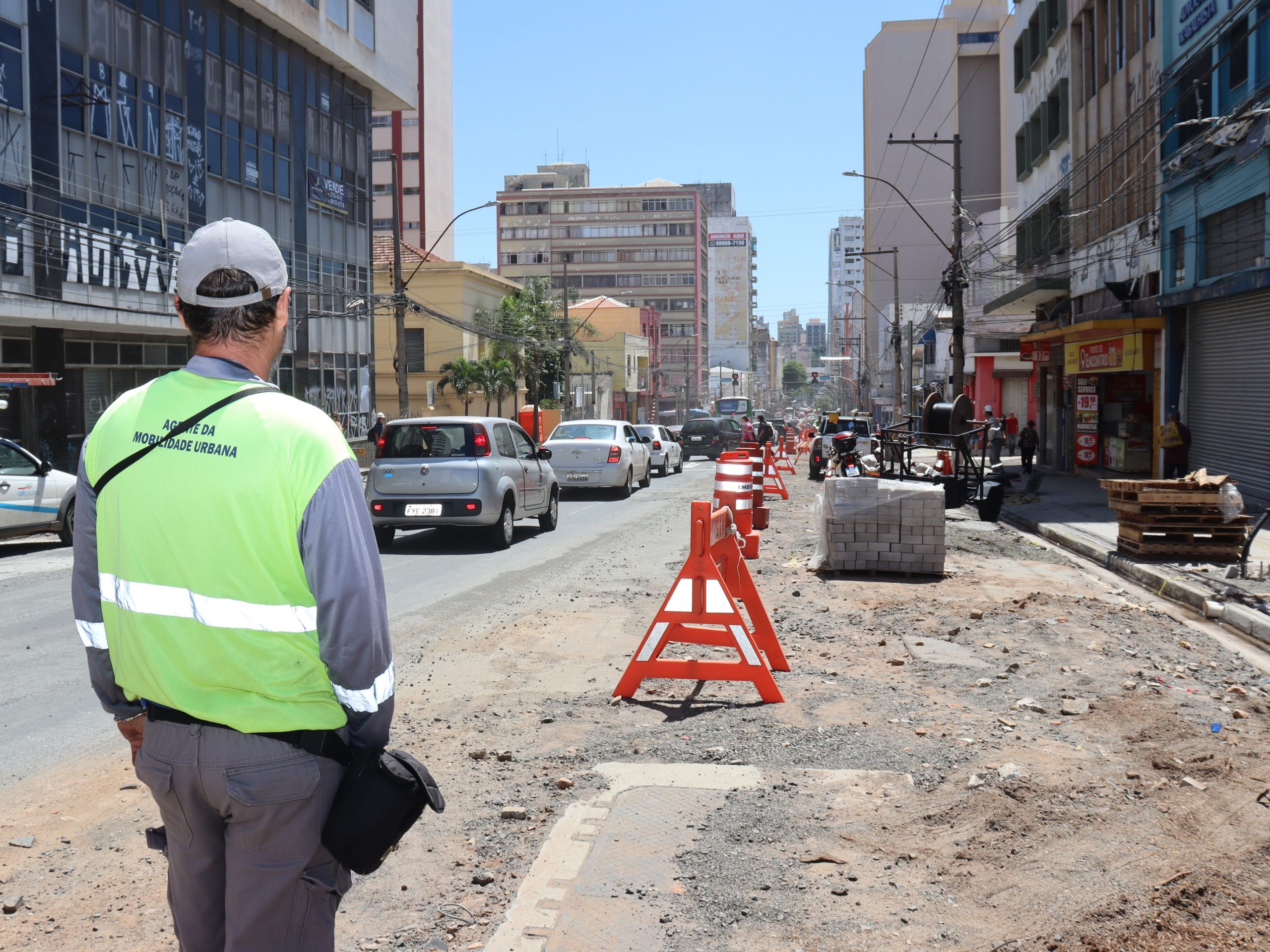 Avenida Campos Sales tem bloqueios até às 15h para obras