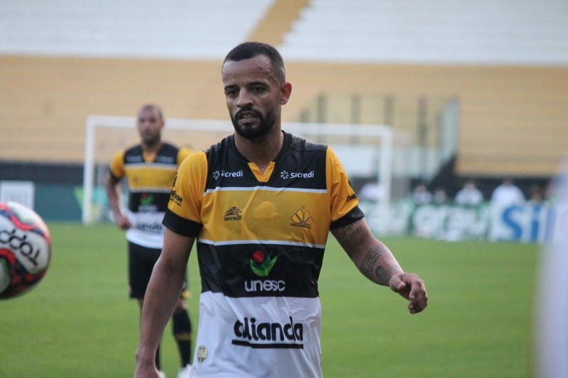 Guarani anuncia a contratação do lateral Hélder para temporada 2024