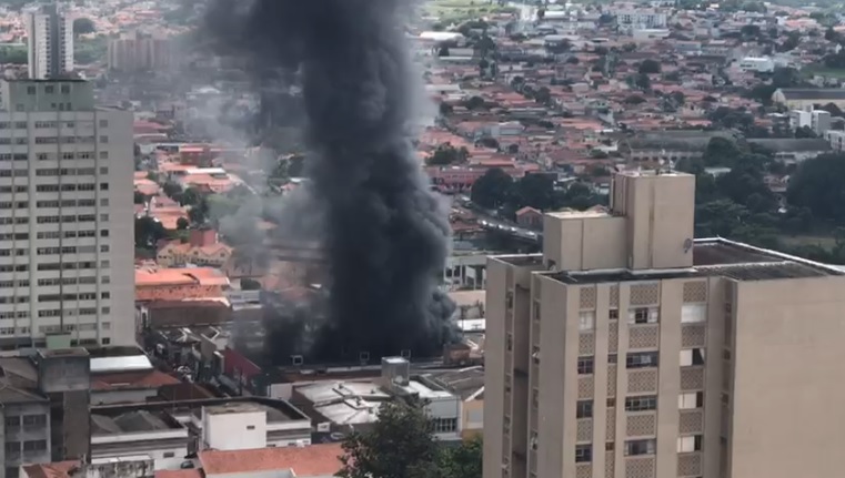 Estoque de loja de Limeira pega fogo; não há feridos