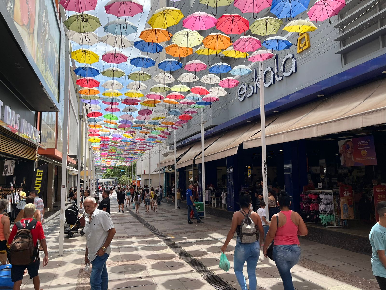 Marcado pelas trocas de presentes, comércio de Campinas volta em alta após Natal