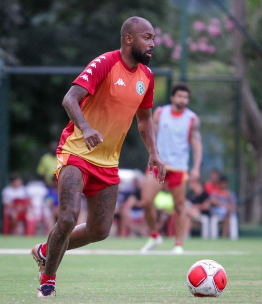 Com mais três reforços confirmados, Guarani  busca contratação de goleiro e atacante