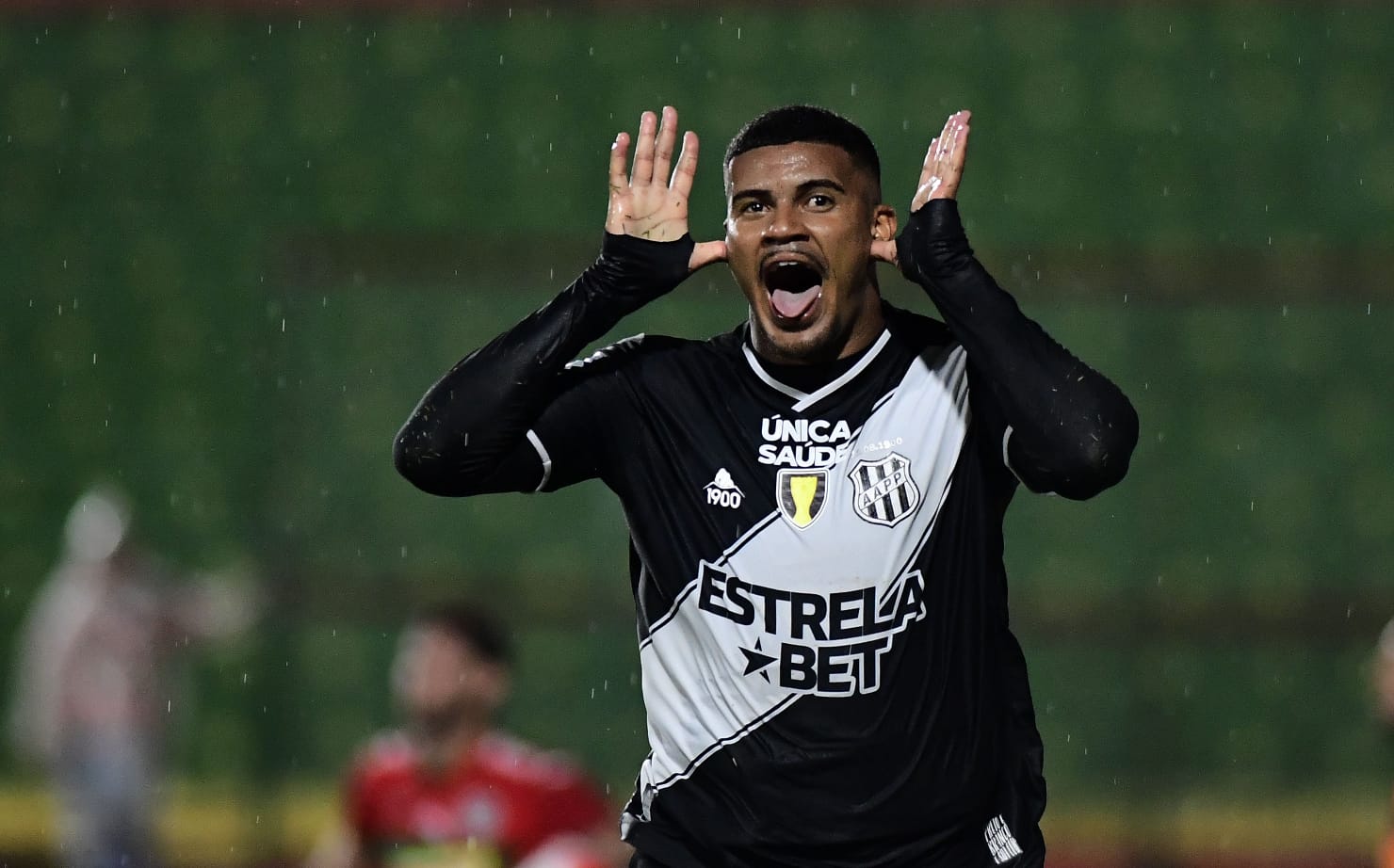 Em partida emocionante, Ponte Preta vence Portuguesa fora de casa