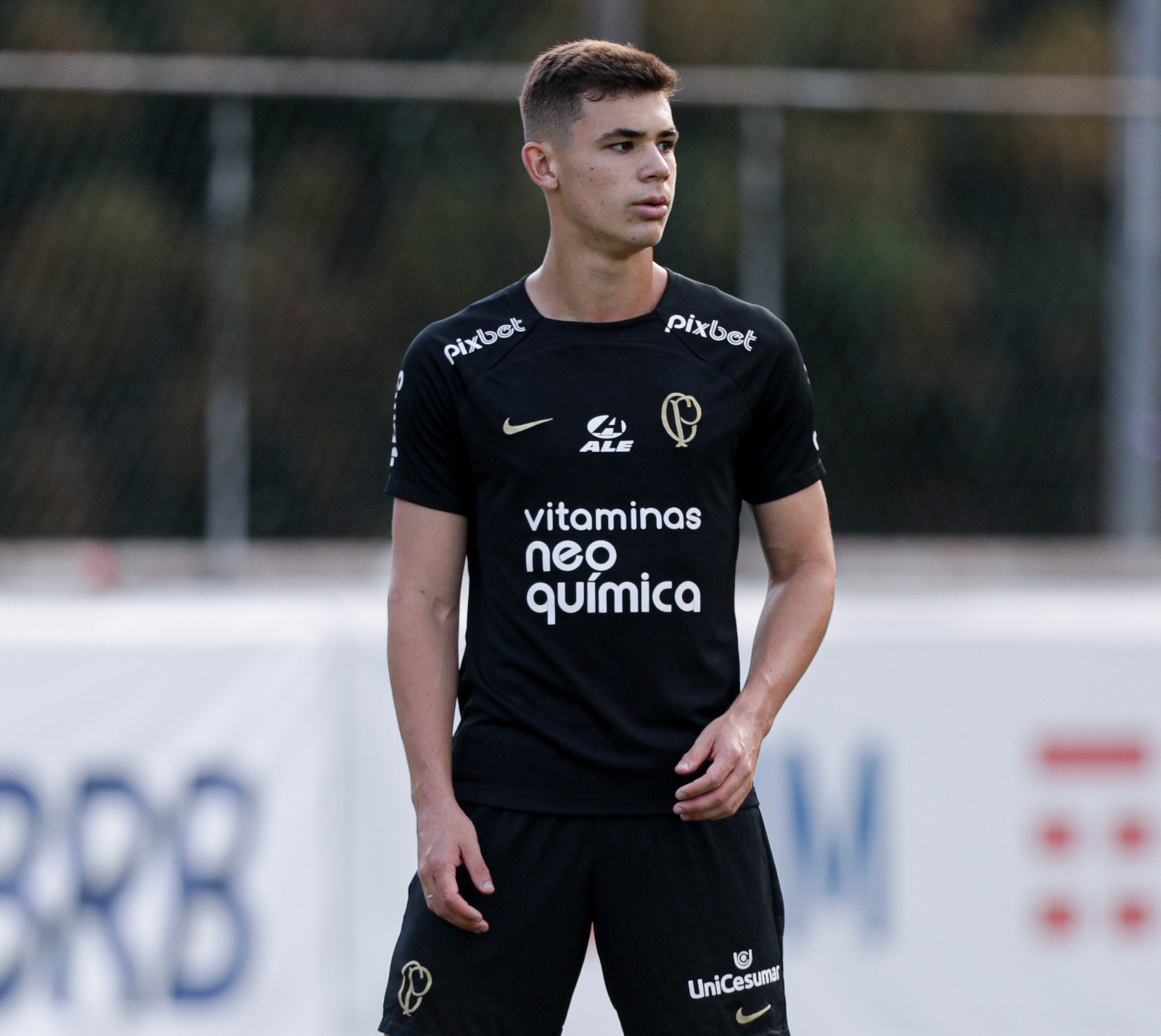 Gabriel Moscardo terá que fazer cirurgia antes de deixar Corinthians rumo ao PSG