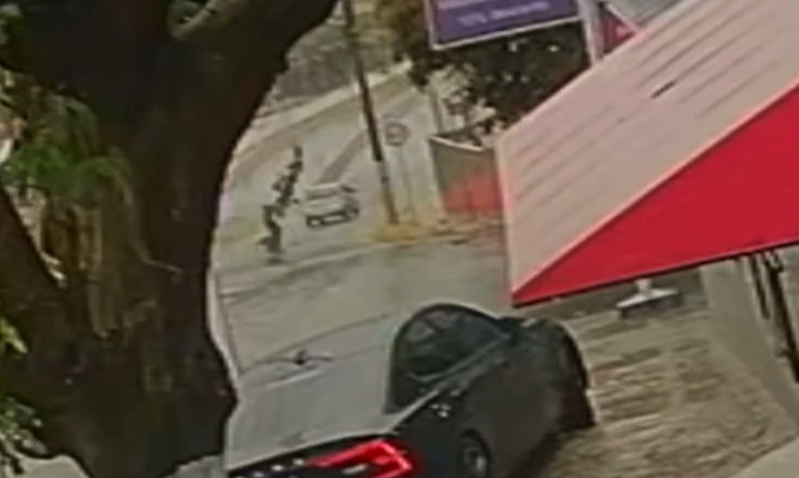 Moto enrosca em fios derrubados por caminhão em Limeira; VÍDEO
