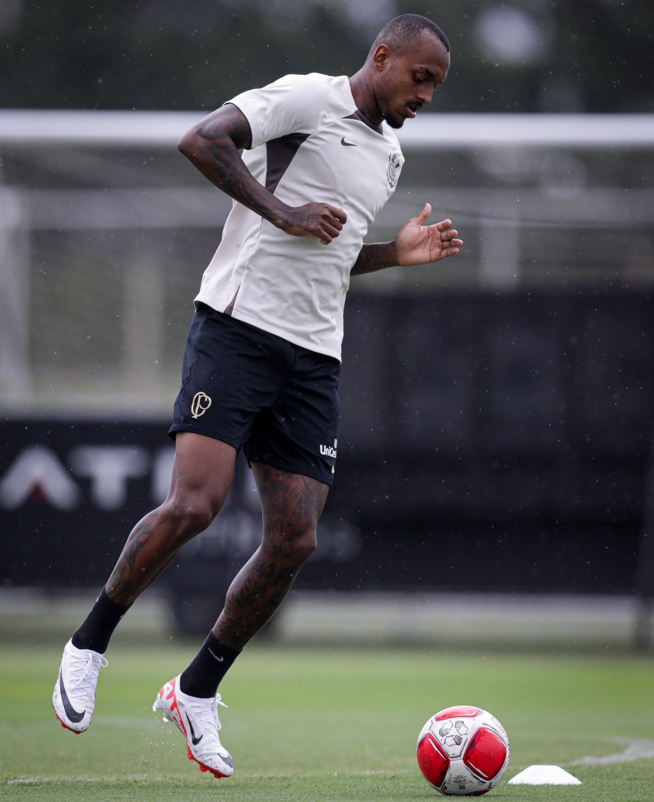Raul Gustavo é inscrito e poderá reforçar o Corinthians contra São Bernardo