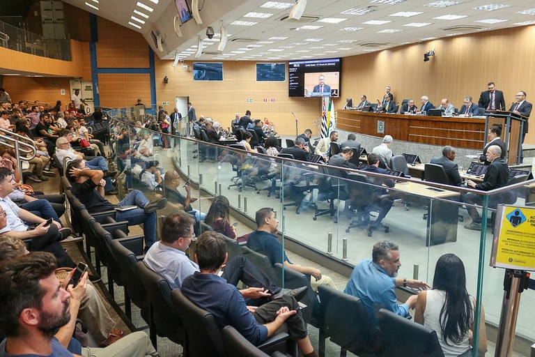 Câmara aprova criação de planos de cargos e salários para servidores tributários