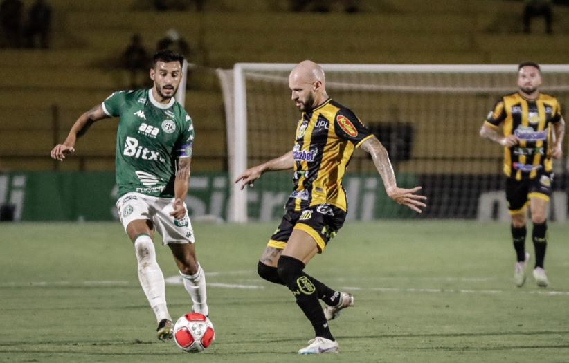 Sob os olhares de Claudinei Oliveira, Guarani perde para o Novorizontino