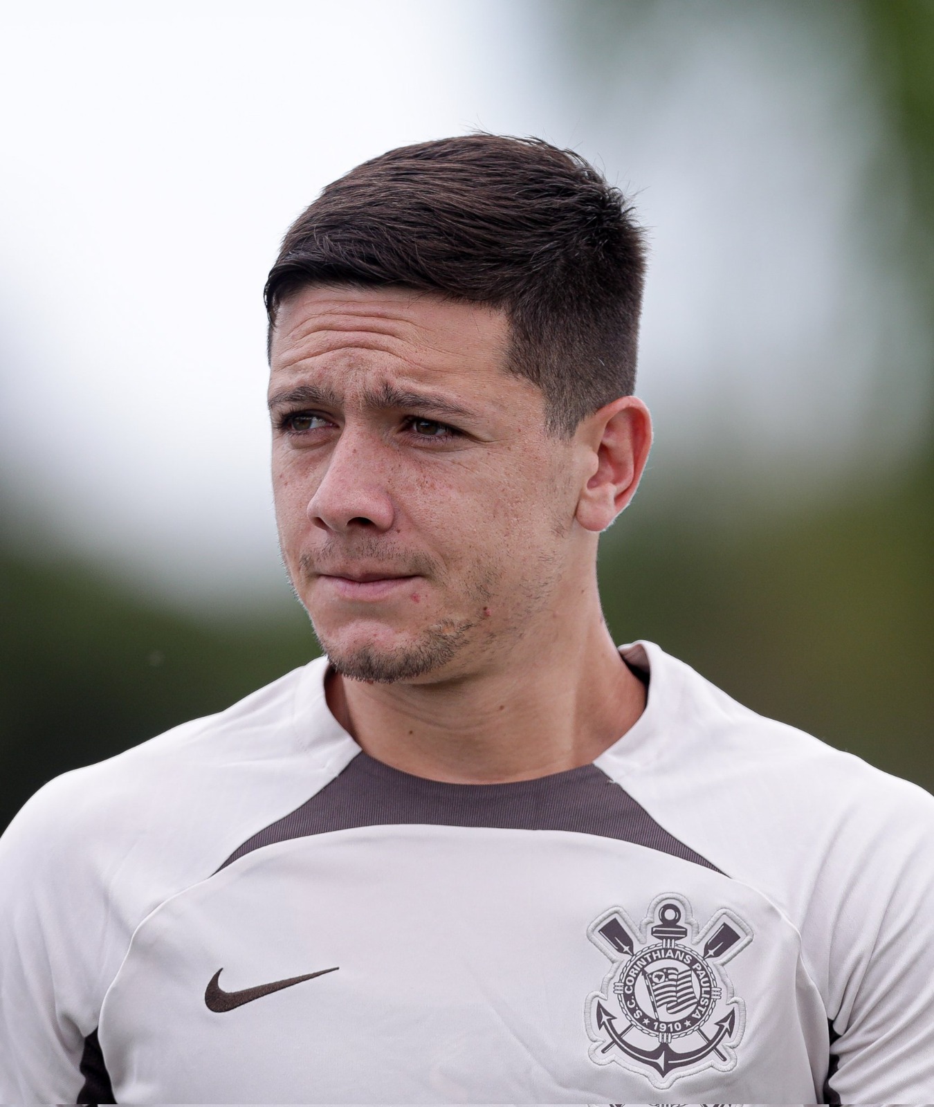 Corinthians espera contar com meia argentino em clássico na Vila Belmiro