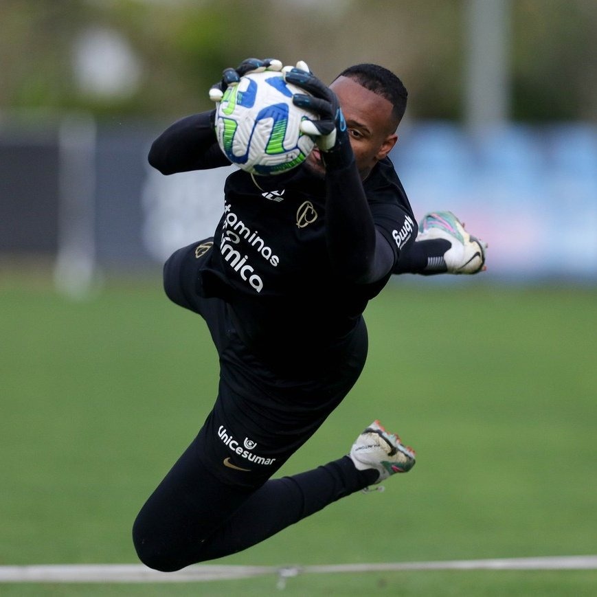 Goleiro do Corinthians, Carlos Miguel não se abala com críticas pelo gol sofrido contra Ponte